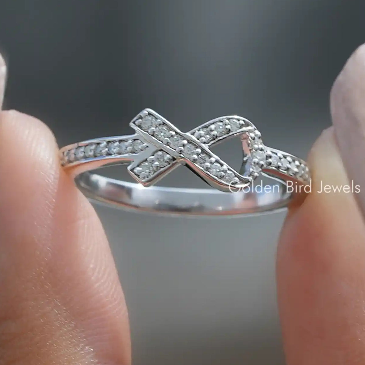 Ribbon Style Round Cut Moissanite Ring