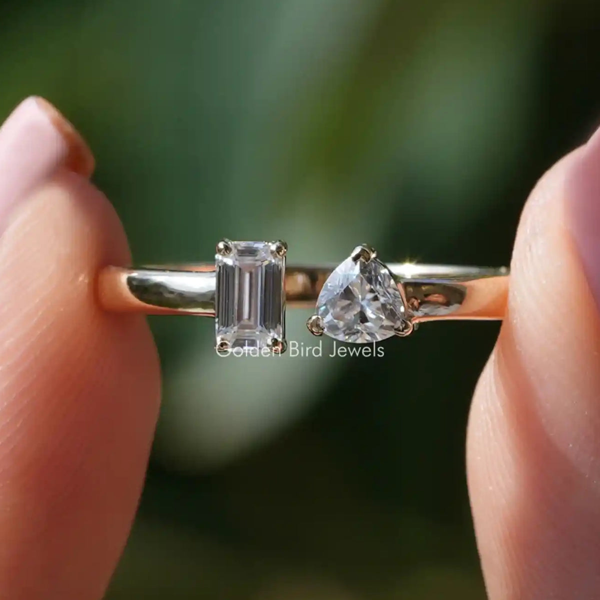 Emerald And Trillion Cut Moissanite Toi Et Moi Ring