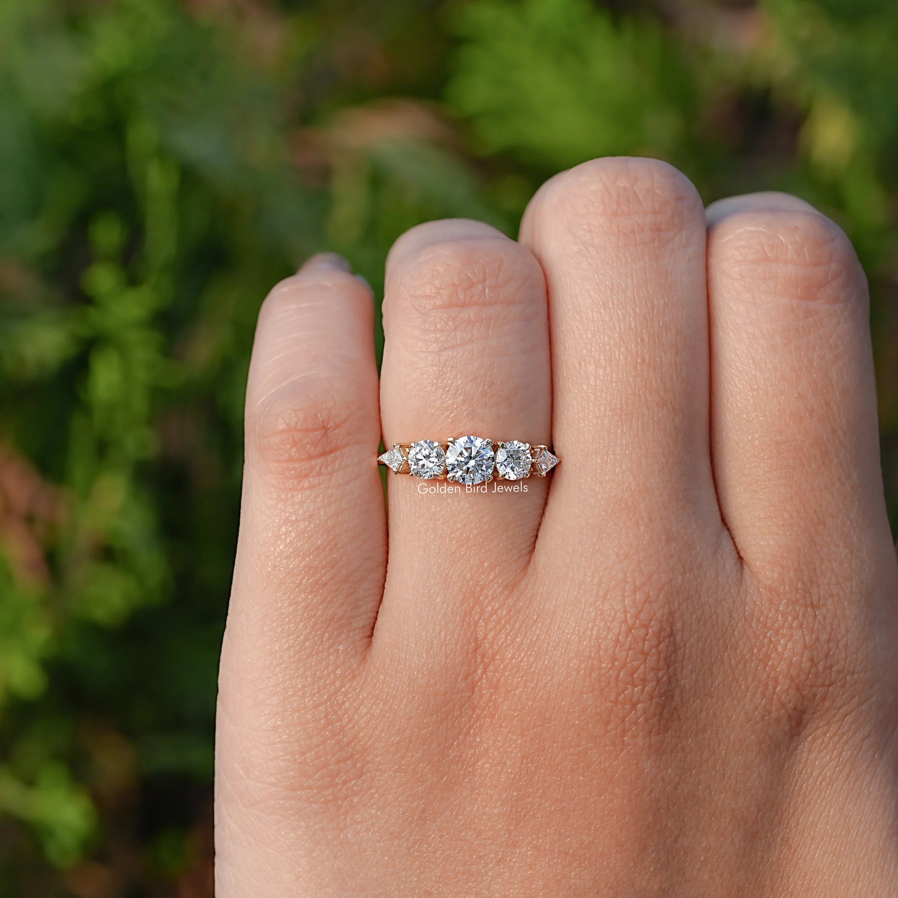 Kite And Round Cut 5 Stone Ring In Yellow Gold