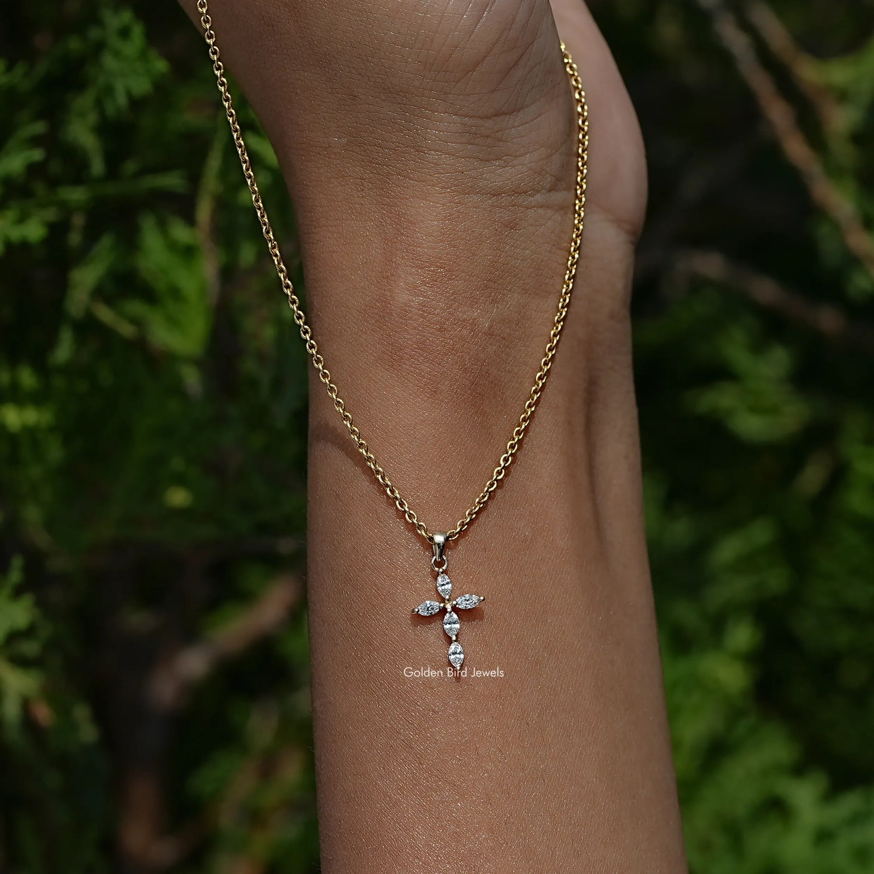 Lab Diamond Cross Pendant In Yellow Gold