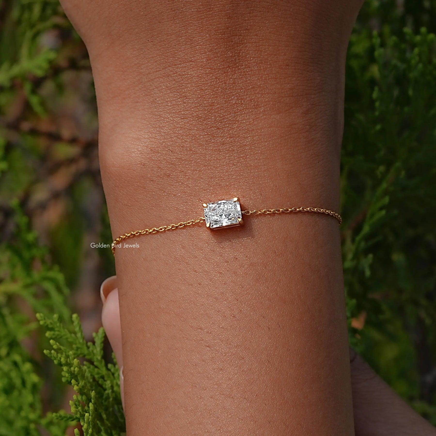 Radiant cut diamond bracelet for women's wear
