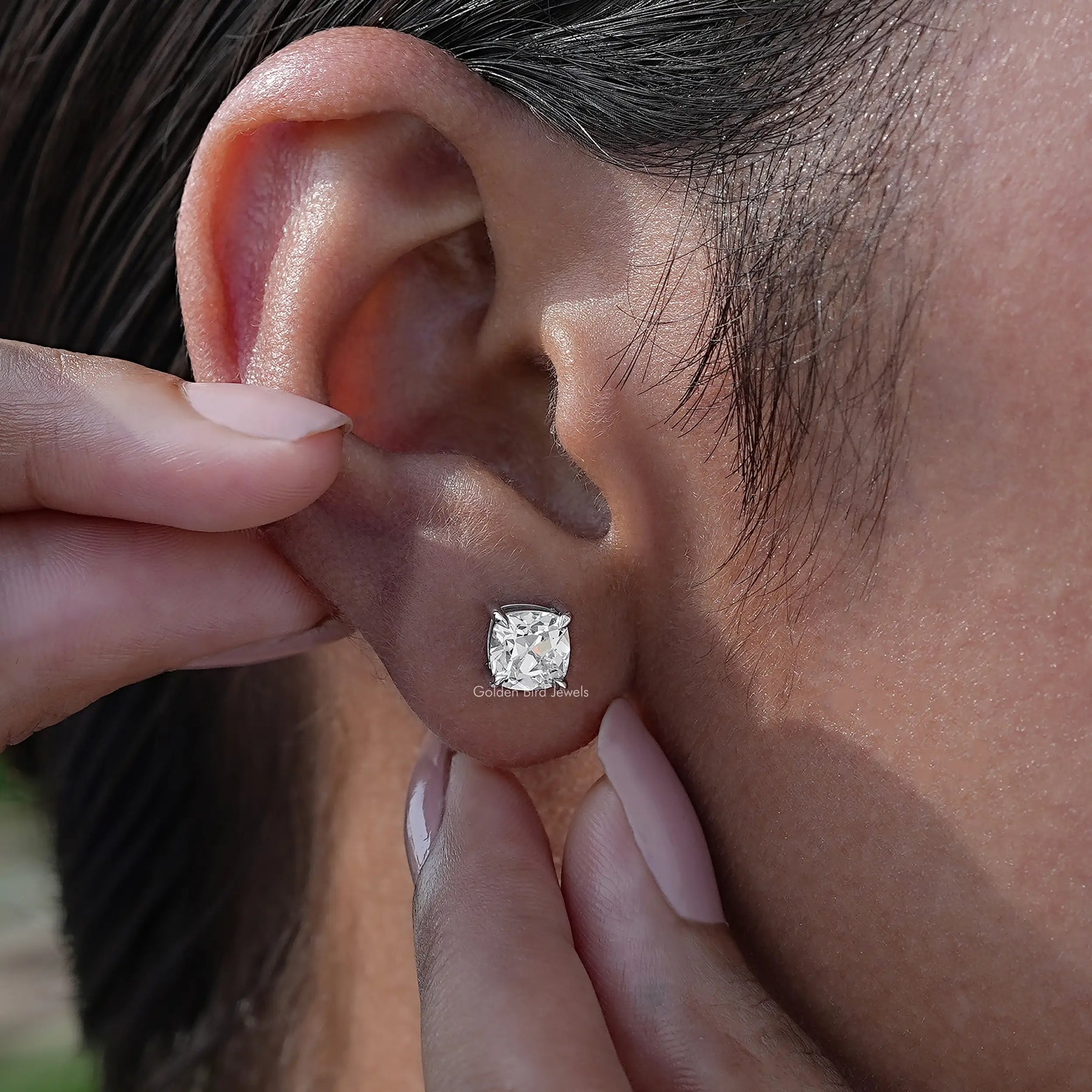 Cushion Lab Diamond Stud Earrings in White gold
