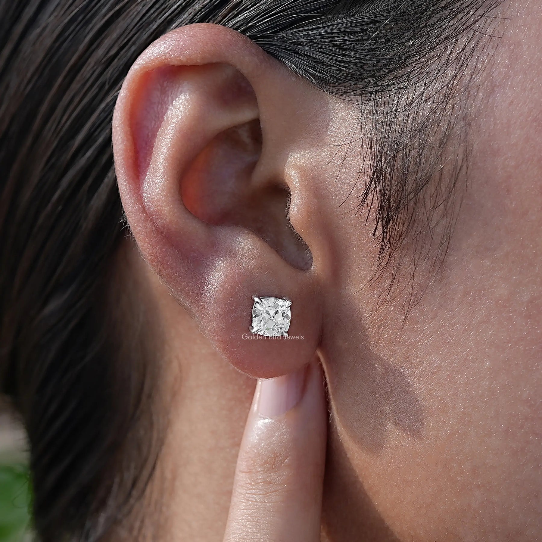 Colorless white diamond stud earings for womens
