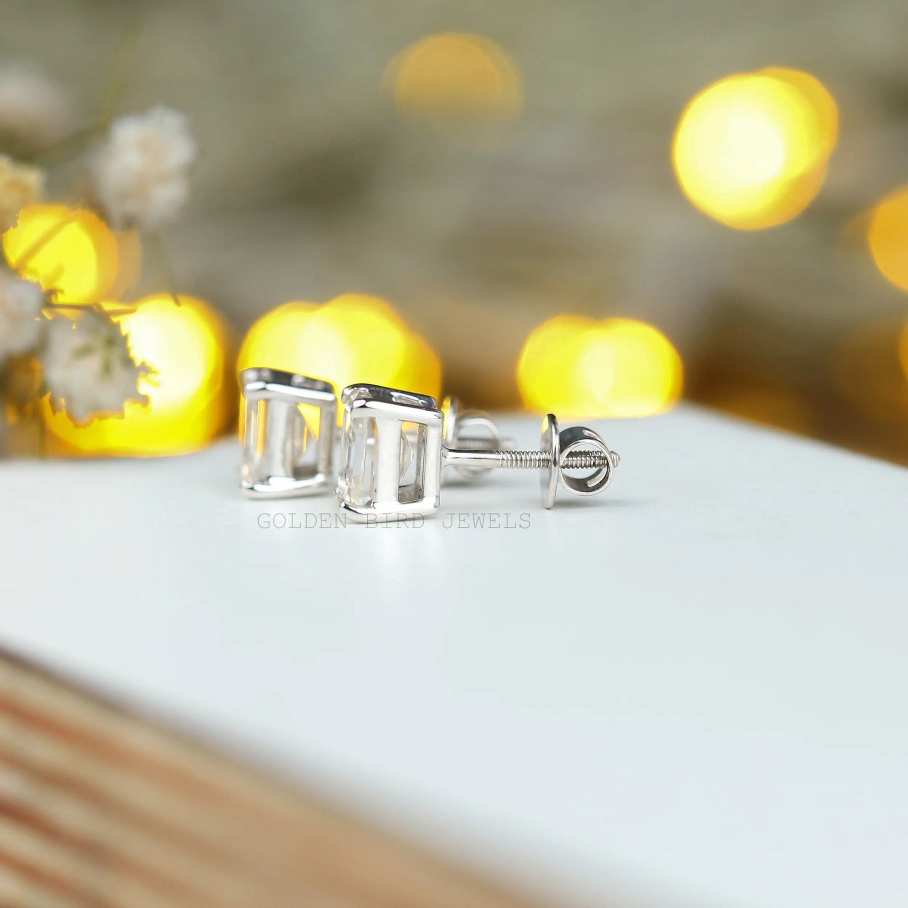 Side viee of a moissanite earings for women