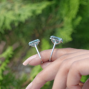 Side View of Green Oval Cut Moissanite Solitaire Ring In finger