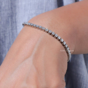 Side view of round Cut Bracelet In white Gold