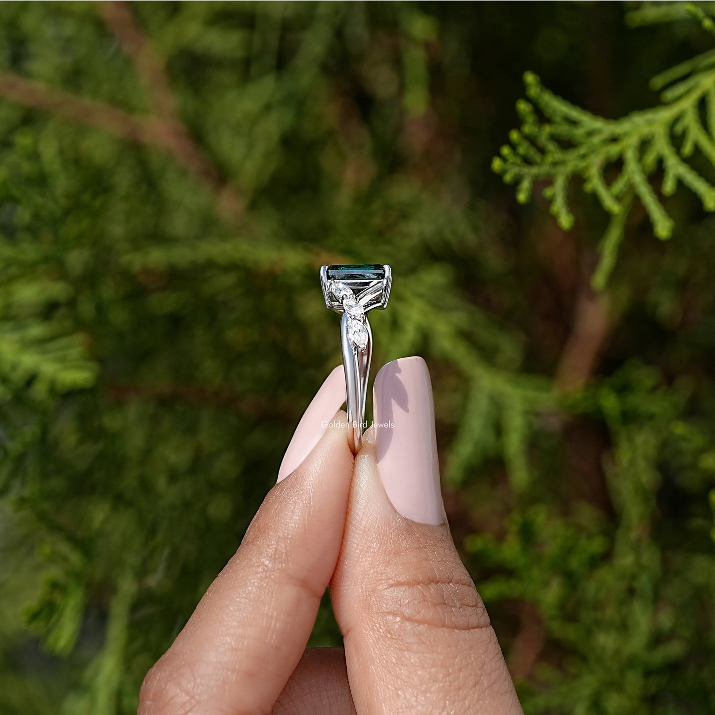 Green Emerald Moissanite Gemstone Floral Ring