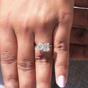 Toi Et Moi Heart And Emerald  cut Ring in prongs setting 