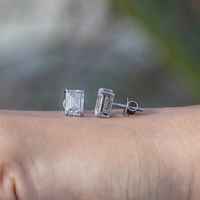 Front And Back Side View Of solitaire stud earrings crafted in lab diamonds 