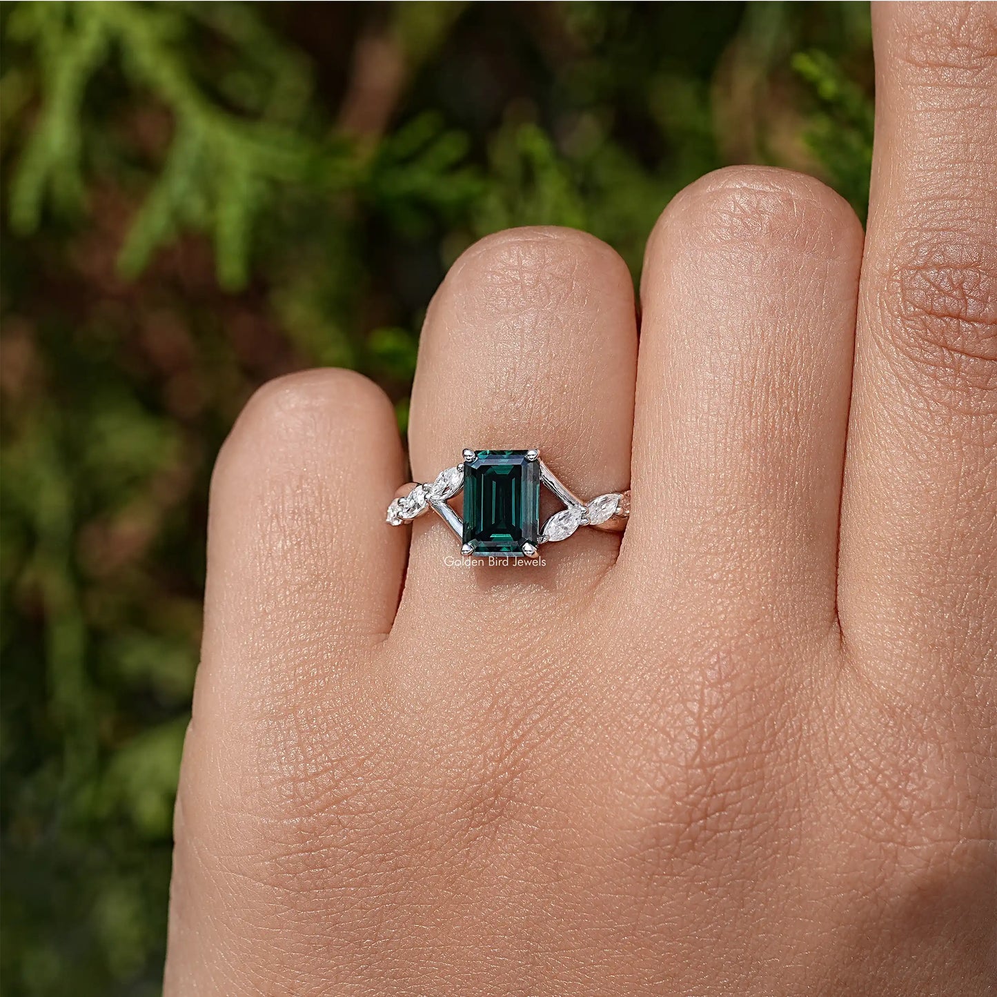 Green Emerald Moissanite Gemstone Floral Ring