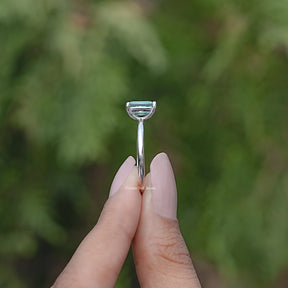 Side View of Engagement ring crafted With Green Emerald Moissanite