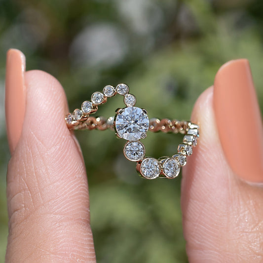 Round Cut Moissanite Wave Wedding Band