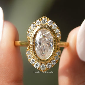 Crushed Ice Oval Cut Moissanite Halo Ring