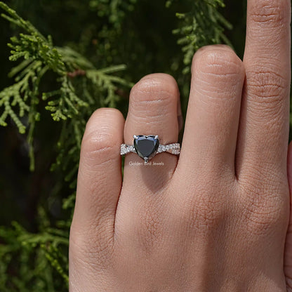 Black Heart Moissanite Gemstone Twisted Accent Band
