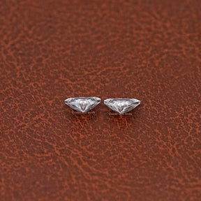 Side View Of Triangle Cut Lab Loose moissanite    