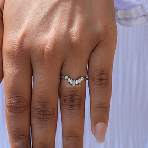 [Colorless Moissanite Baguette Cut Wedding Band]-[Golden Bird Jewels]