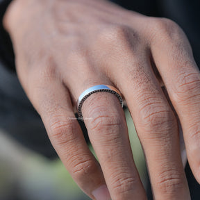 Close view of Round Shaped Solitaire Men's Band