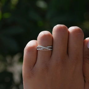 [Moissanite Round Cut Criss Cross Eternity Band]-[Golden Bird Jewels]