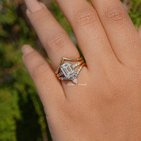 Emerald Moissanite Bridal Trio Ring With Curved Band