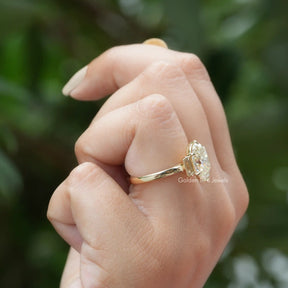 Moissanite three-stone  engagement ring for women's wear