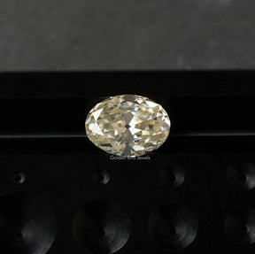 Top view of Off White  Oval Cut Loose Stone\