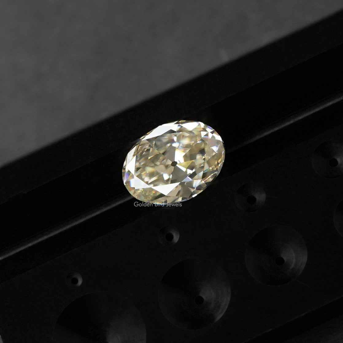 Detailed view of  Moissanite Oval Cut Loose Stone