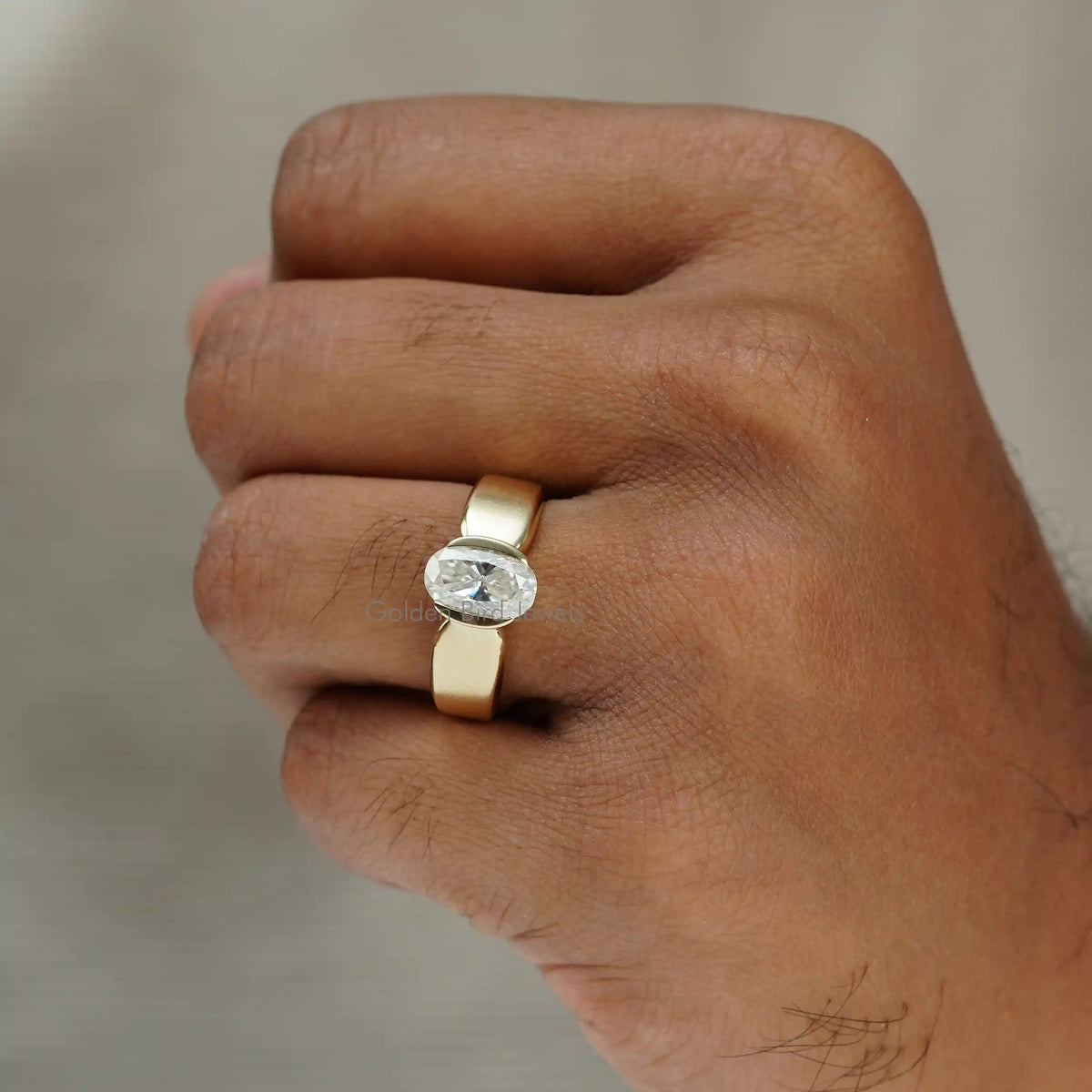 Crushed Ice Oval Cut Moissanite Solitaire Ring