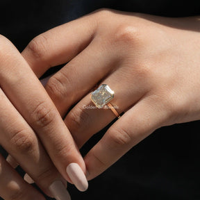 Radiant Cut Engagement Ring In Yellow Gold