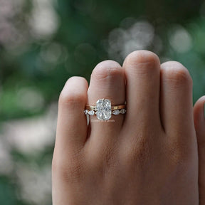 Detailed View Of Moissanite Radiant And Round Cut Ring