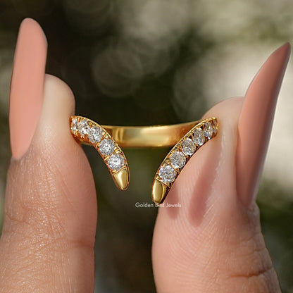Round Cut V-Shape Open Wedding Band