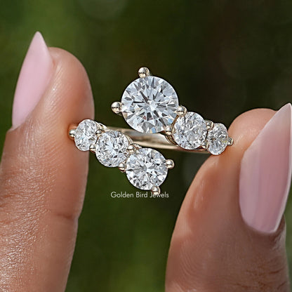 Round Cut Moissanite Bypass Shank Pendant