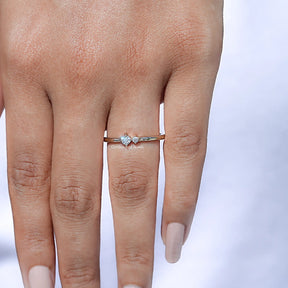 View of Round Cut Lab Grown Diamond Toi Et Moi Ring In Finger 