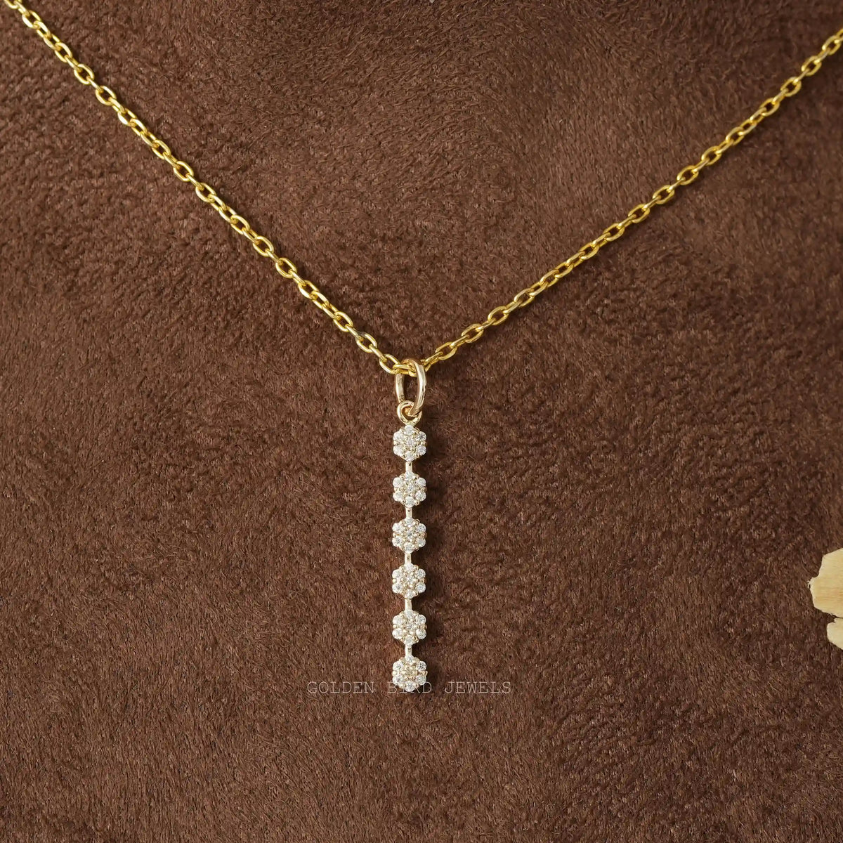 View of round cut moissanite cluster solitaire pendant 