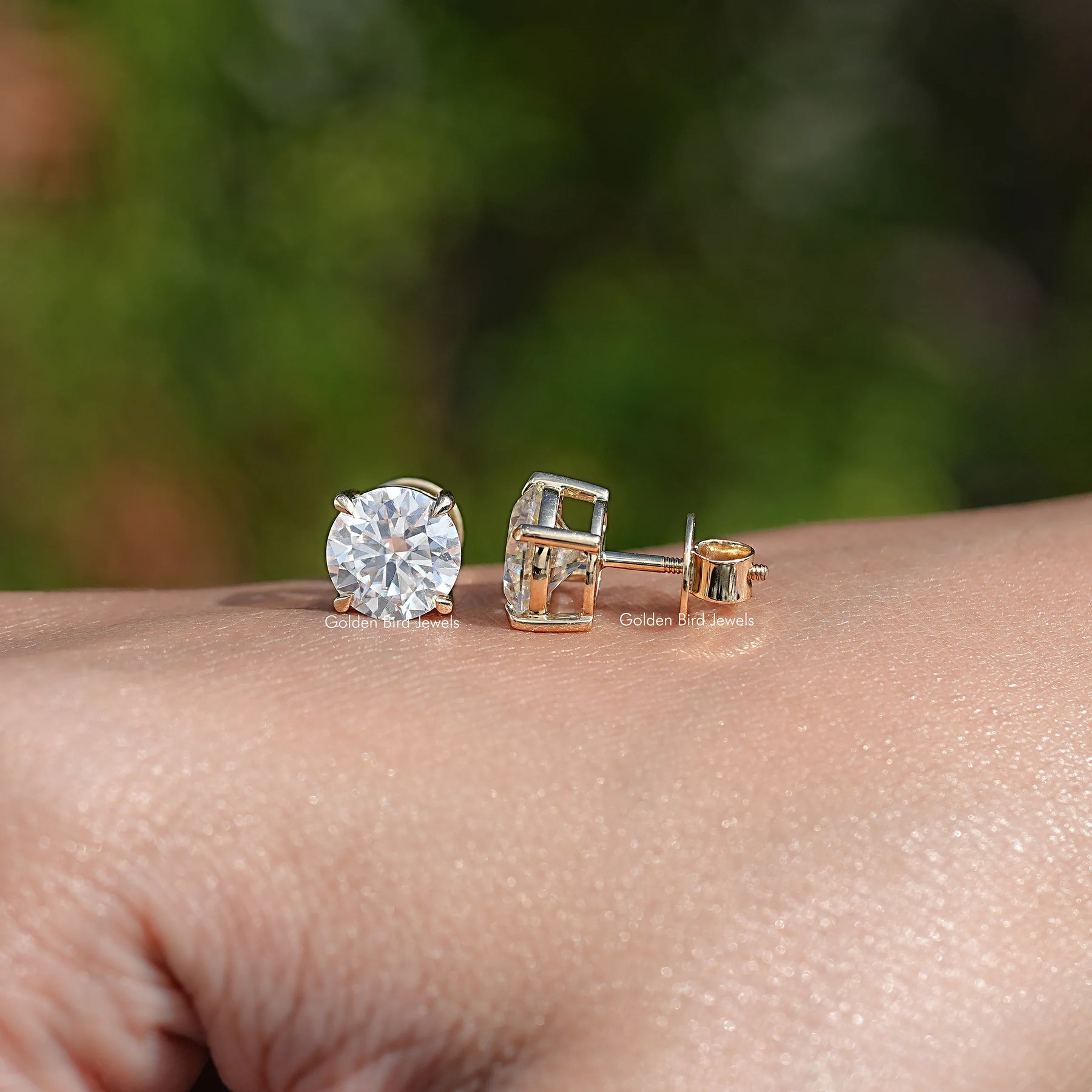 Round Shaped Moissanite Stud Earrings