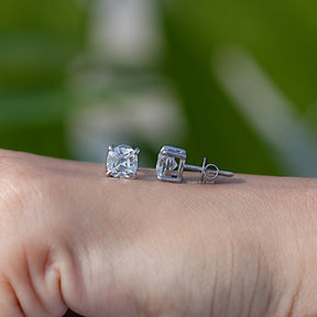 Front And Back Side View Of solitaire stud earrings crafted in lab diamonds