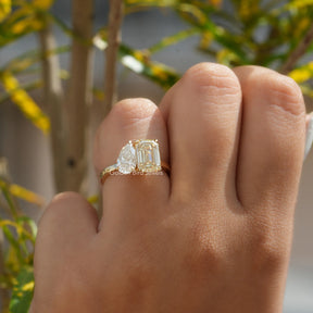 Pear And Emerald Moissanite Toi Et Moi Ring