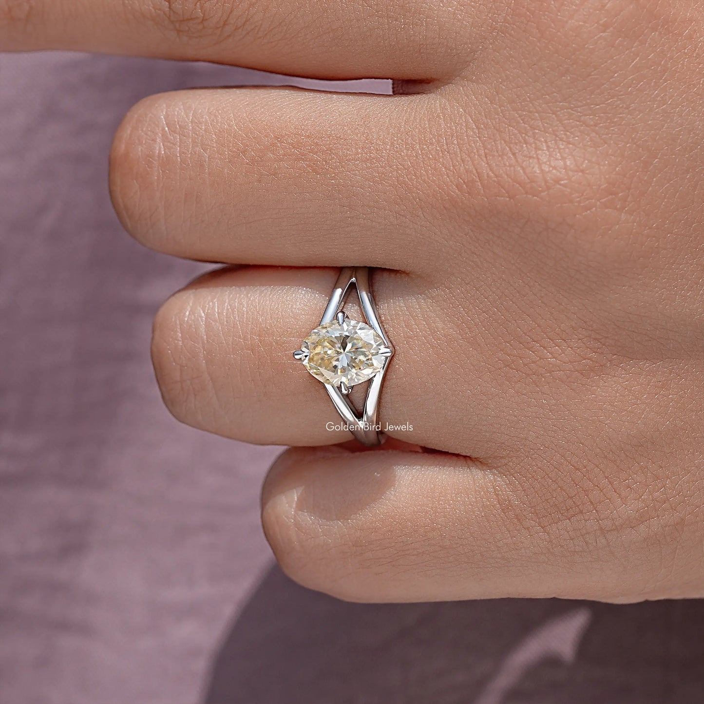Oval Moissanite Gemstone Spilt Shank Engagement Ring