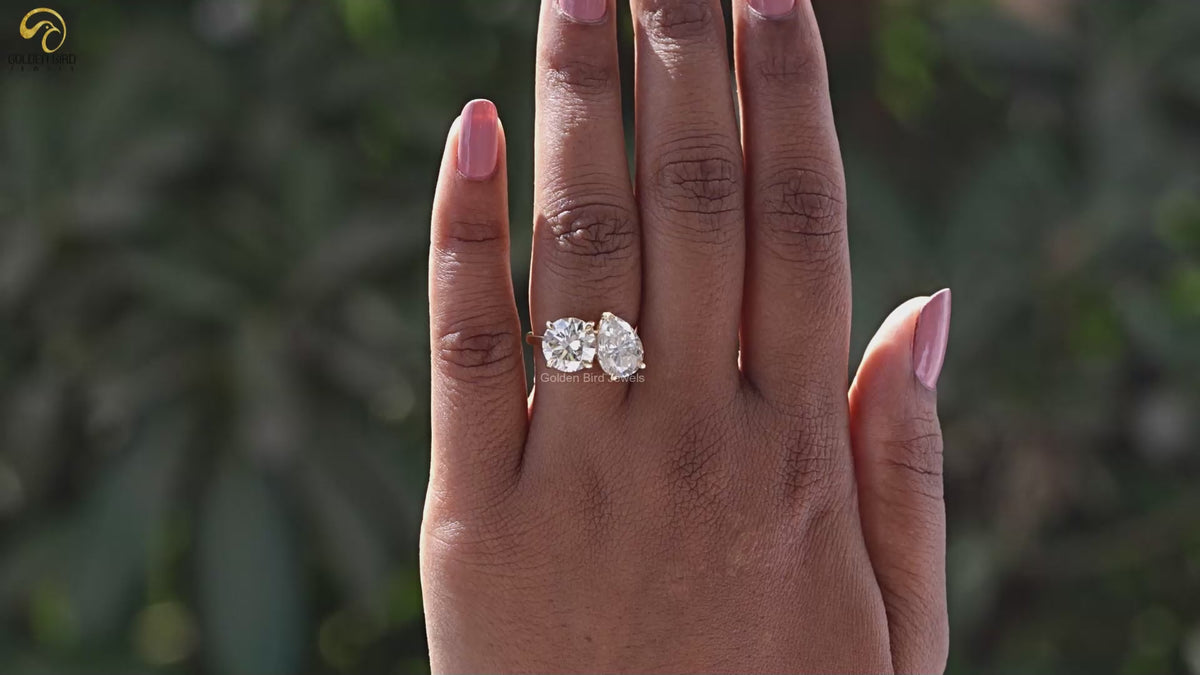 Pear And Round Cut Moissanite Toi Et Moi Ring