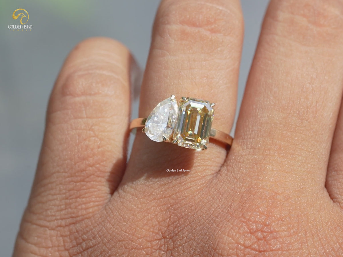 Pear And Emerald Moissanite Toi Et Moi Ring