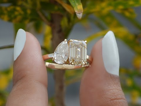 Pear And Emerald Moissanite Toi Et Moi Ring