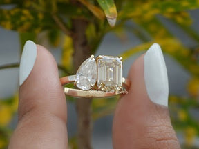 Pear And Emerald Moissanite Toi Et Moi Ring
