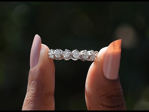 YouTube VIdeo Of Round Cut Lab Grown Diamond Wedding Band
