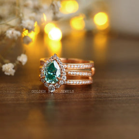 Moissanite  wedding ring set in yellow gold 
