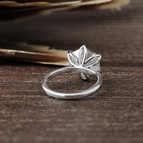 [Colorless Moissanite Hexagon Cut Solitaire Engagement Ring]-[Golden Bird Jewels]