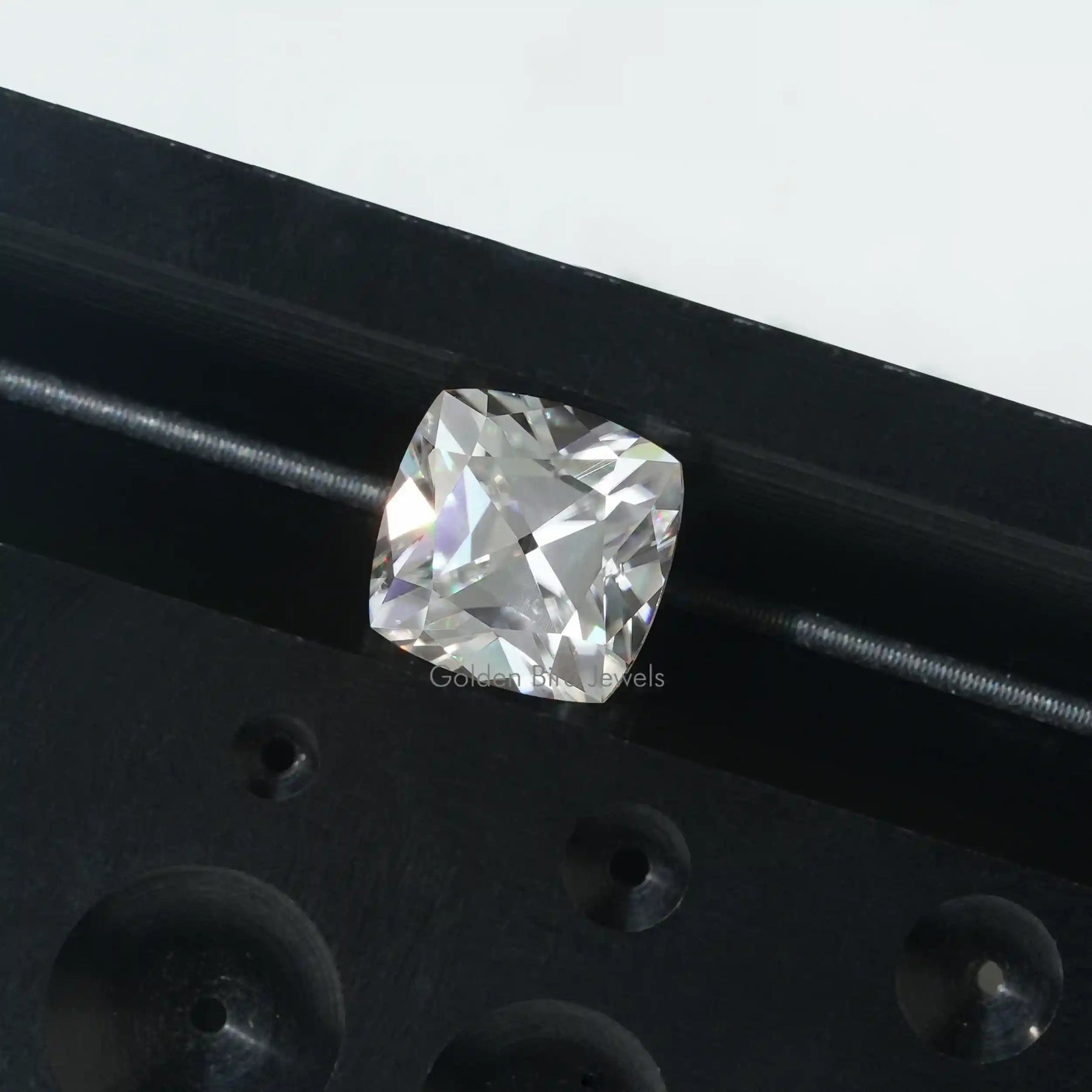 Close view of Moissanite Peruzzi Cut Loose Stone]